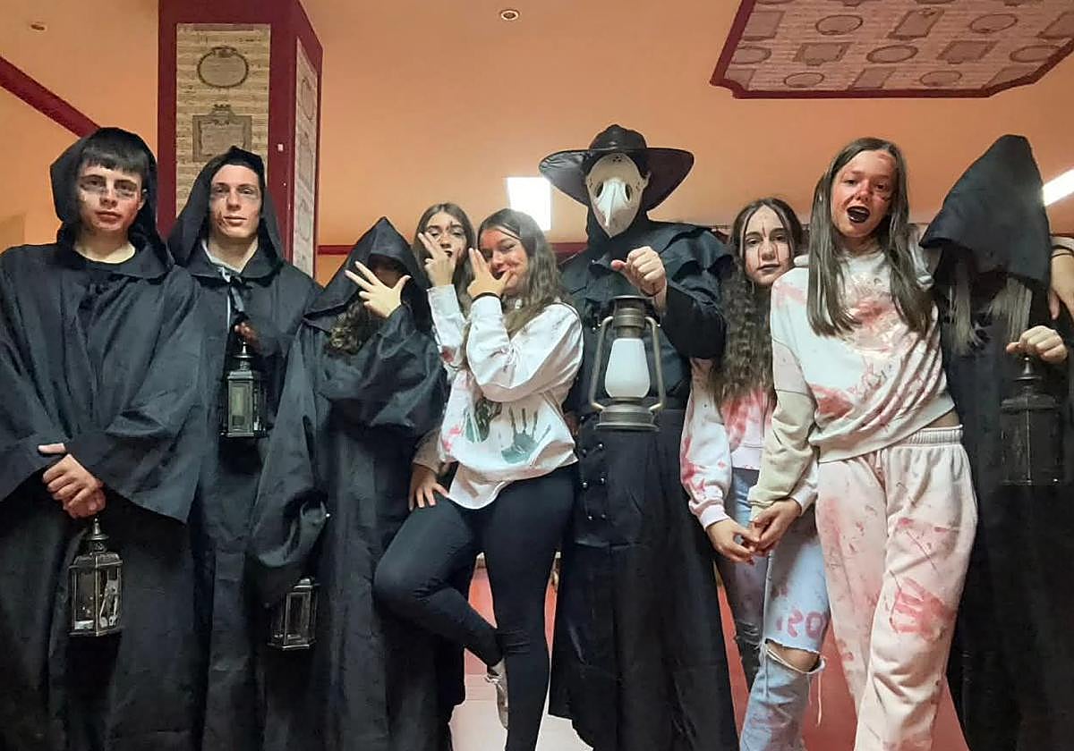 Participantes en la noche del terror de Cacabelos.