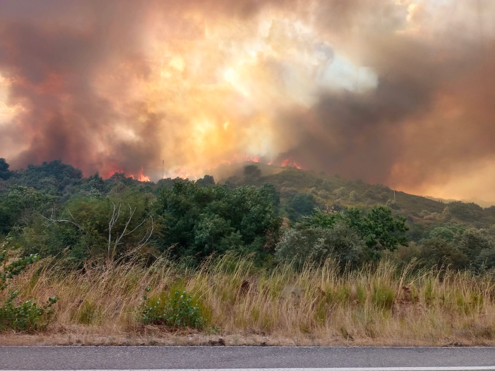 Las imágenes del incendio en Las Médulas