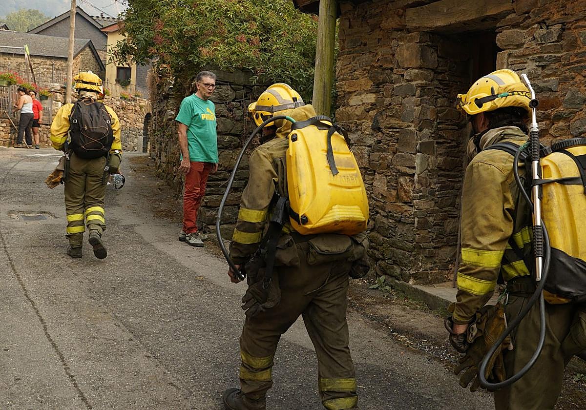 Incendio forestal en Salientes