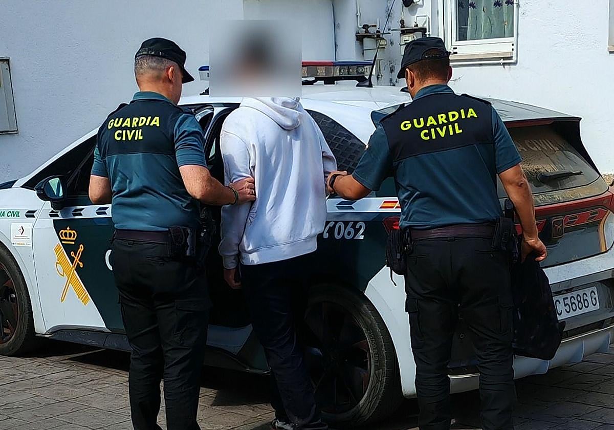 Imagen de la detención del joven.