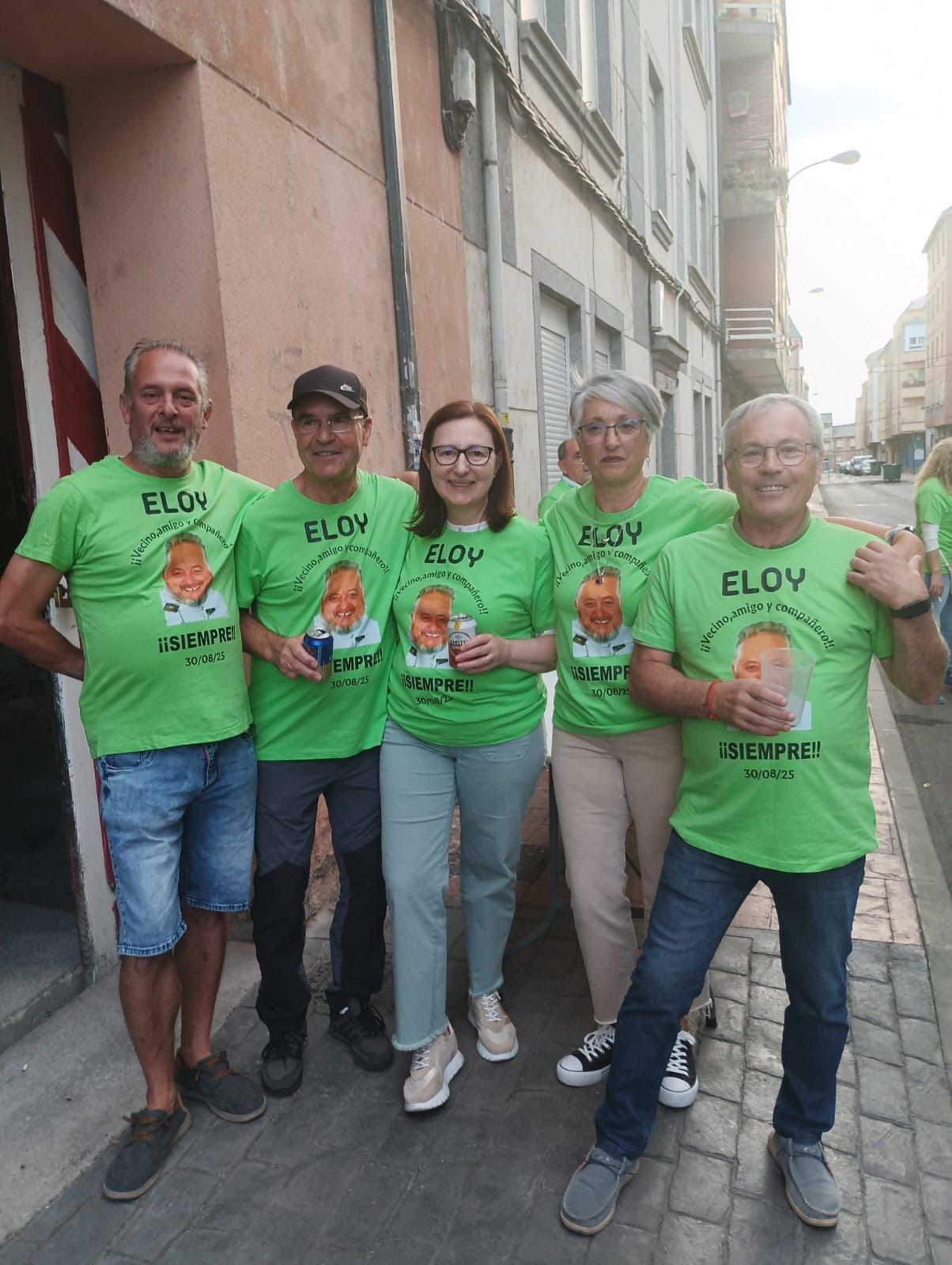 Celebración del reencuentro de los niños que se criaron en la calle Nicomedes Martín Mateos de Ponferrada.