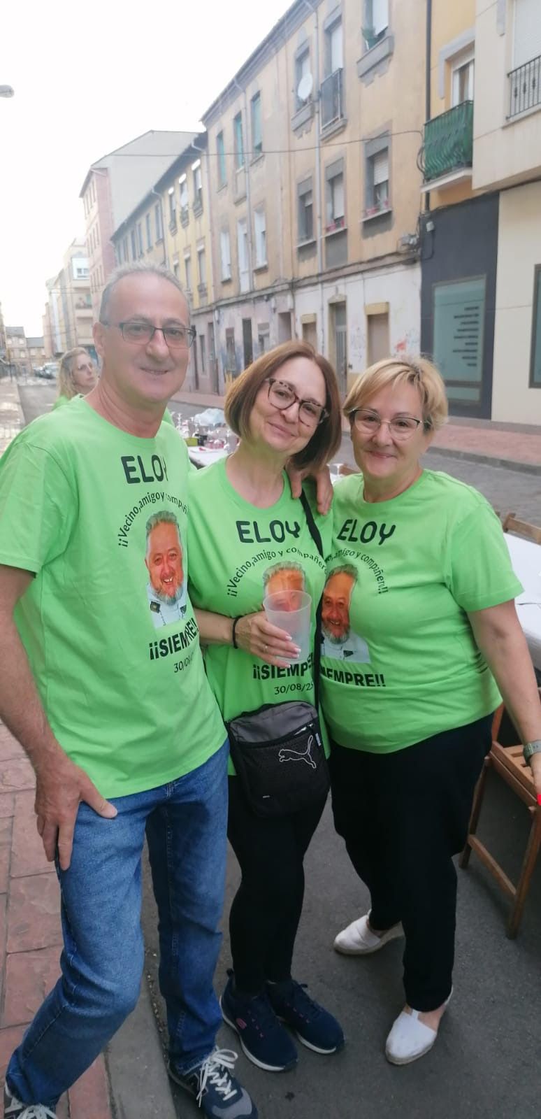 Celebración del reencuentro de los niños que se criaron en la calle Nicomedes Martín Mateos de Ponferrada.