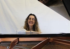 Lara Fernández, pianista, profesora y una de las propulsoras del proyecto 'Notas, Pinceladas y Letras'.