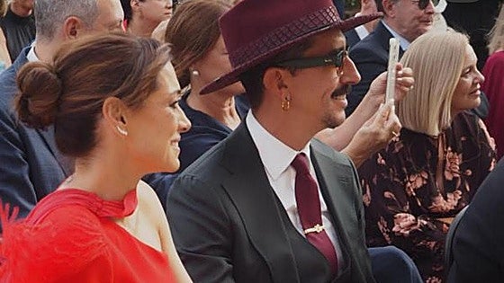 Un «vestidazo» berciano «de locos» para la pareja de Marron (El Hormiguero) en una boda