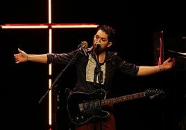 Imagen del cantante del grupo Siloé en uno de sus conciertos