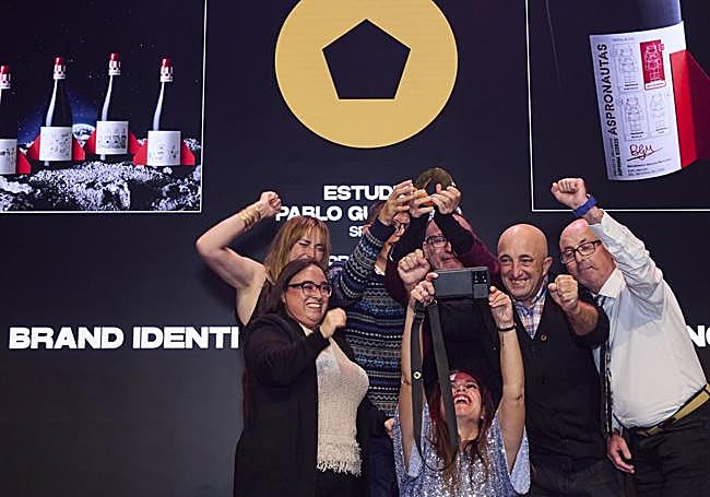 'Los participantes del proyecto 'Aspronautas' en la gala de premios Pentaword en Ámsterdam.