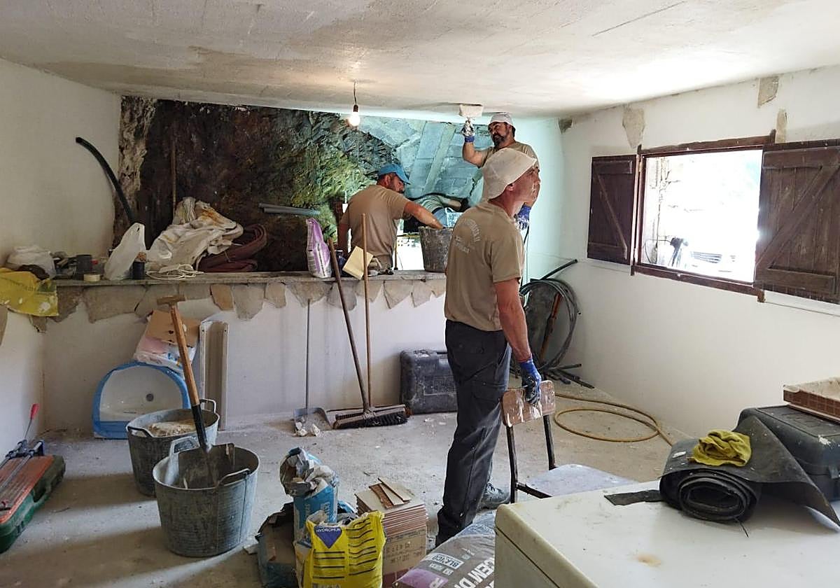 Imagen de la finalización de las obras de adeucación del local de la Junta Vecinal de Montes de Valdueza.