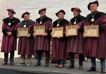 El berciano que se hizo cofrade del Vino de Rioja junto al seleccionador nacional de fútbol