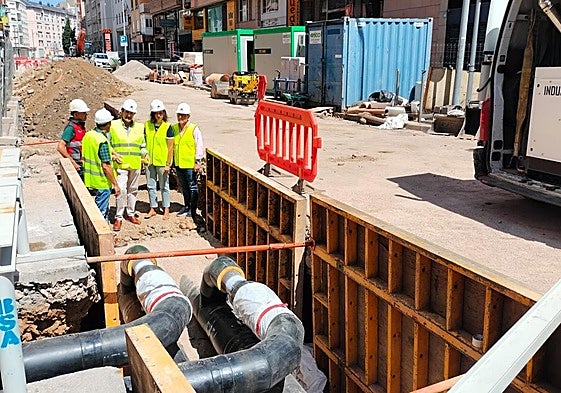 Imagen de archivo de las obras de la red de calor en Ponferrada.