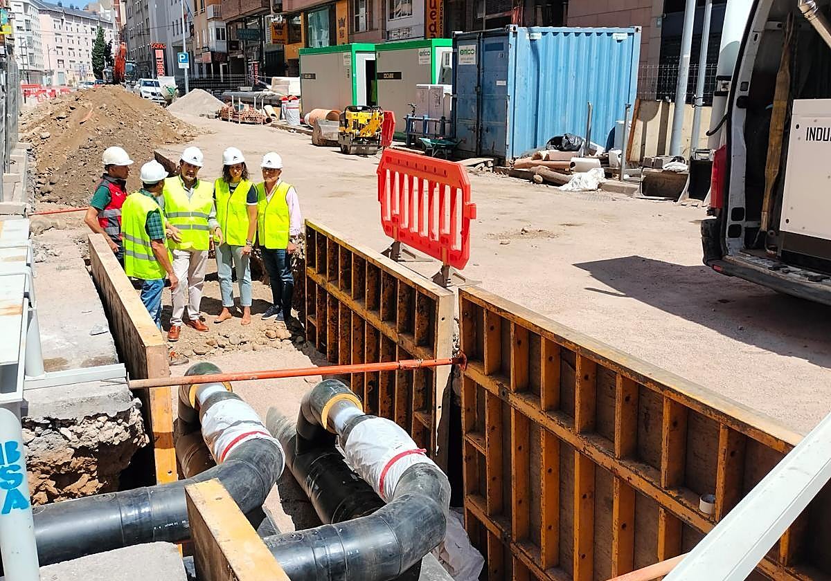 Imagen de archivo de las obras de la red de calor en Ponferrada.