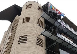Imagen de archivo del edificio en el que se ubica la sede del Consejo Comarcal del Bierzo.