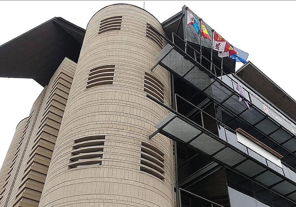 Imagen de archivo del edificio en el que se ubica la sede del Consejo Comarcal del Bierzo.