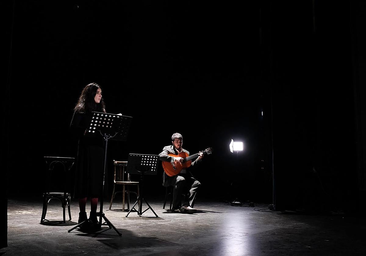 Imagen de una de las actuaciones de 'Lorca Suena', una propuesta músico-poética que nace de la inquietud de revisitar la obra del poeta Federico García Lorca.