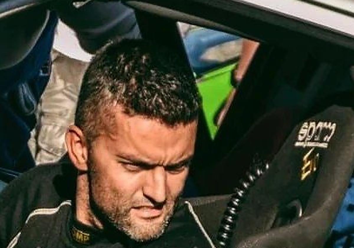 El piloto berciano Carlos Fernández Vecín en una carrera.