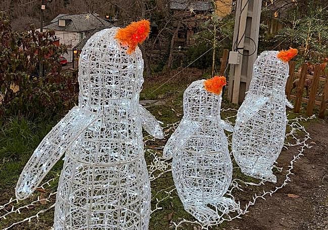 Decoración navideña en el pueblo de Librán.