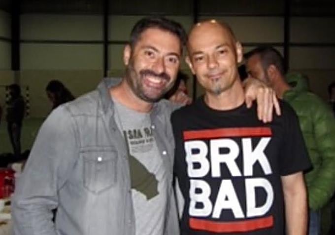 Jorge Prada con el cantante de Celtas Cortos, Jesús Cifuentes, 'Cifu', en el concierto de hace 12 años en Noceda.