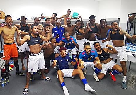 Imagen secundaria 1 - Rally Cabral durante la convocatoria con la selección de Cabo Verde en el año 2021.