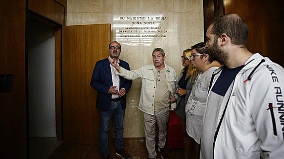 El Teatro Bergidum habilita un baño accesible y amplía a cinco las butacas para personas con silla de ruedas