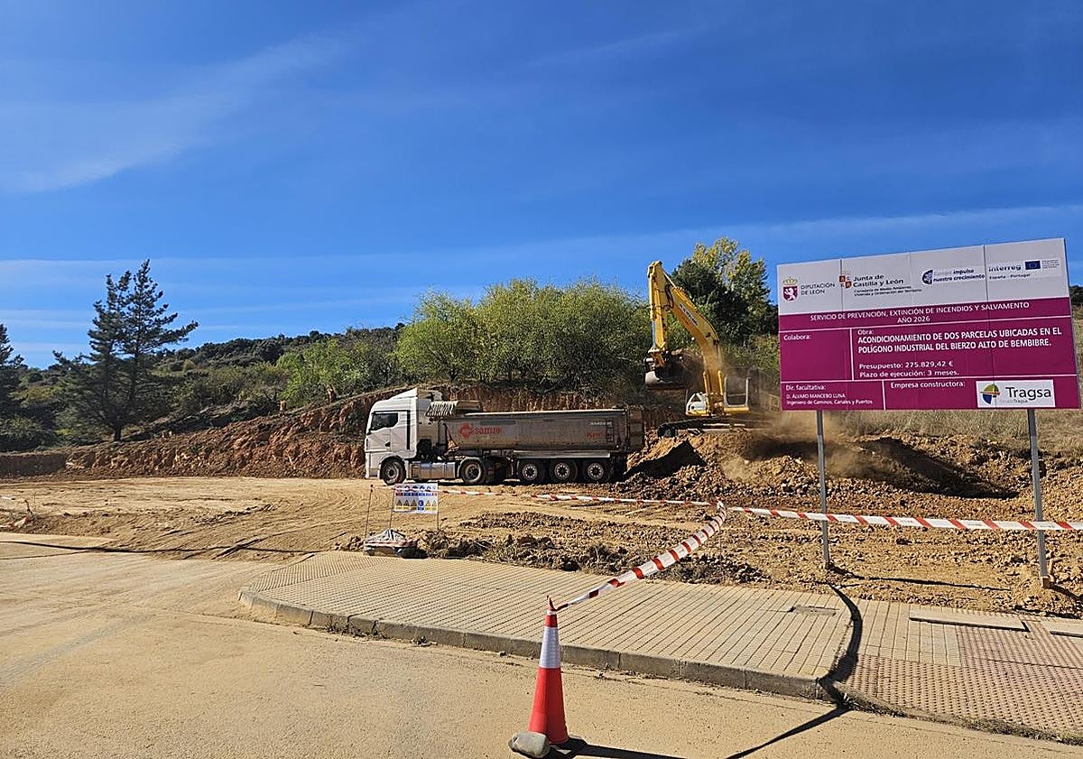 Imagen del inicio de las obras del Parque de Bomberos de Bembibre.