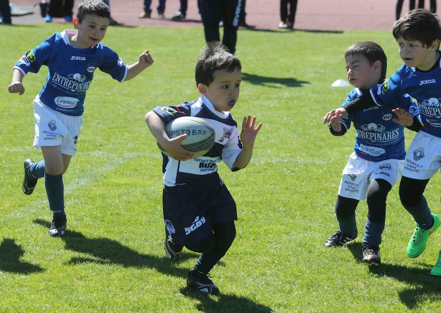 Más de 300 niños participaron en la concentración de rugby gradual de la Federación de Rugby de Castilla y León. 