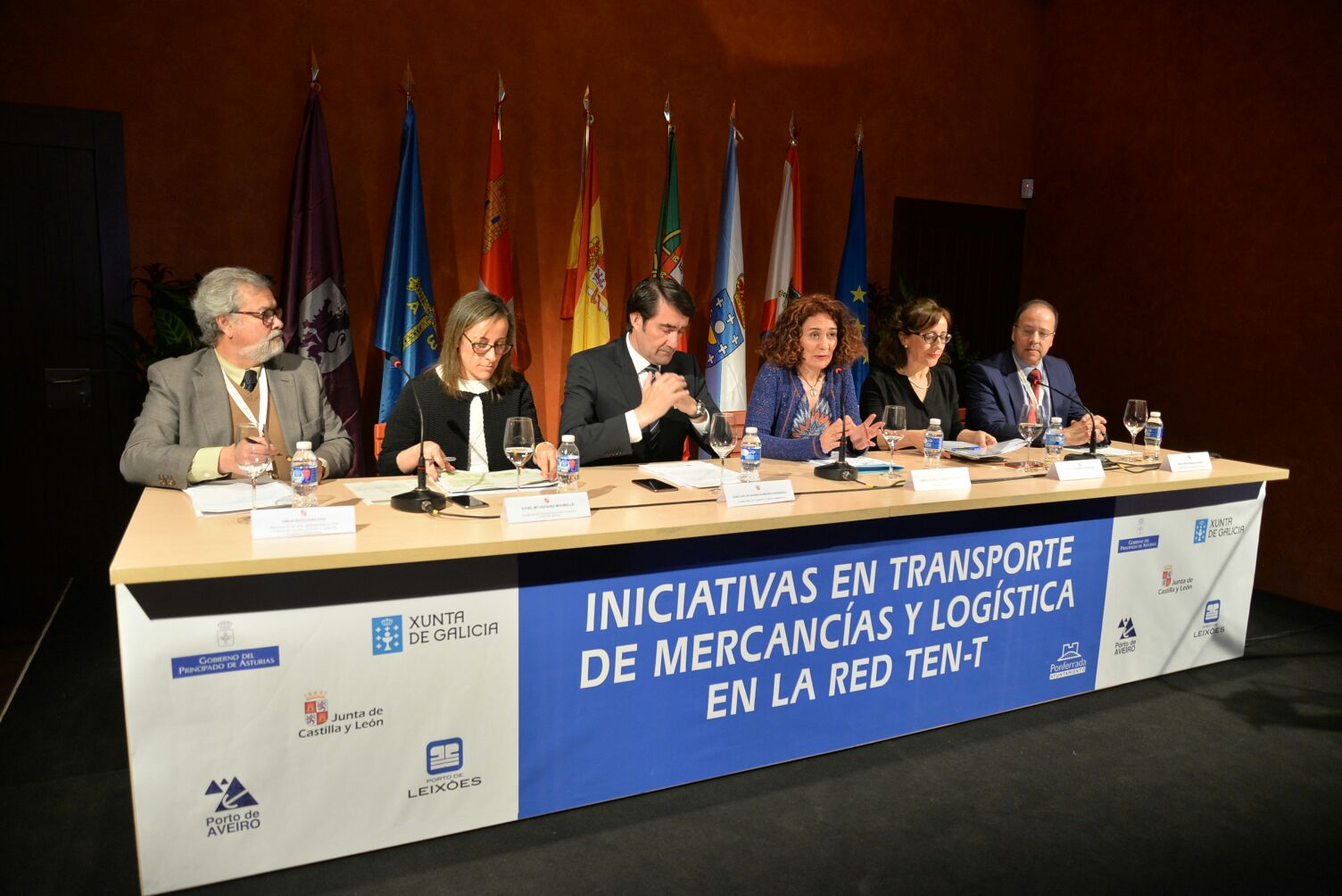 Reunión de los consejeros de Fomentos de Castilla y León, Galicia y Asturias, en el castillo de los Templarios de Ponferrada.