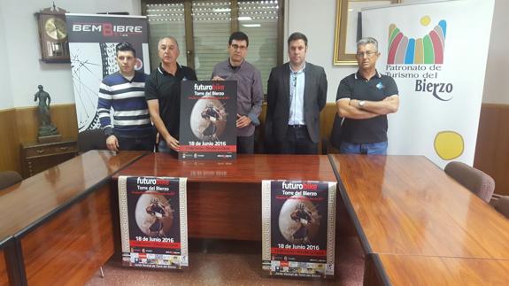 El alcalde de Torre, Gabriel Folgado, y el vicepresidente del Consejo Comarcal, presidieron la presentación de la prueba.