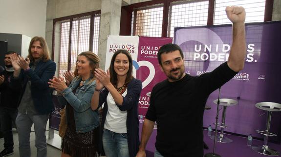 Ramón Espinar en un acto electoral de Unidos Podemos en Ponferrada.