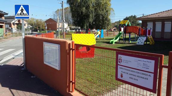 Imagen del parque infantil en Villadepalos