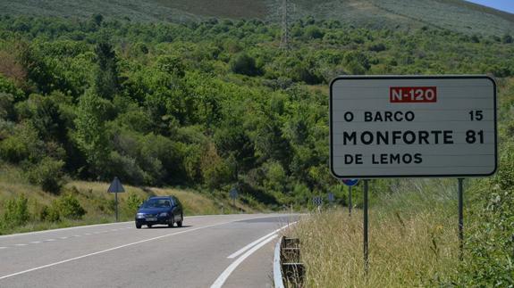 La carretera Nacional 120 es la vía de conexión actual entre Ponferrada y Orense.