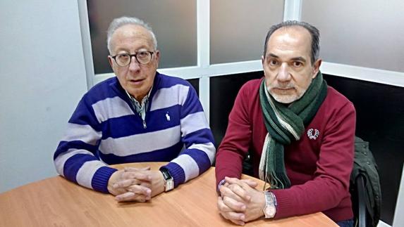 Rafa Casas y José Cruz Vega, autores del libro 'Nuestras Ondas'.