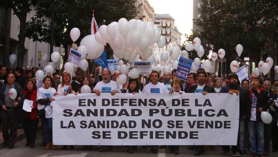 Manifestación de la 'Marea Blanca' en Ponferrada.