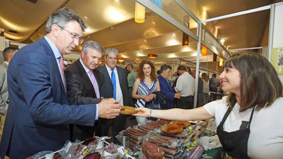 El presidente de la Diputación inauguró la Feria Multisectorial.