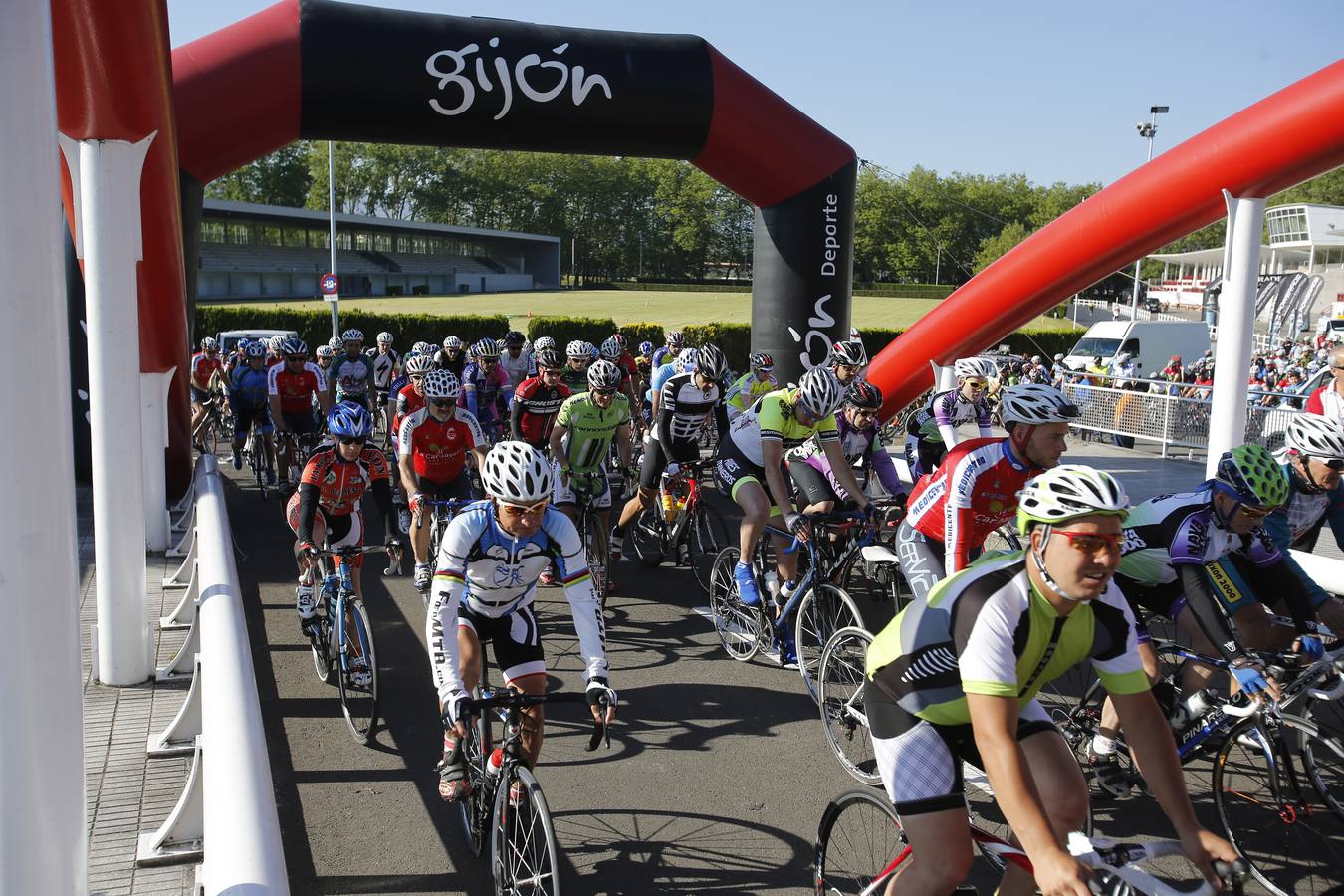 Carlos Sainz se suma al homenaje a Carlos Barredo