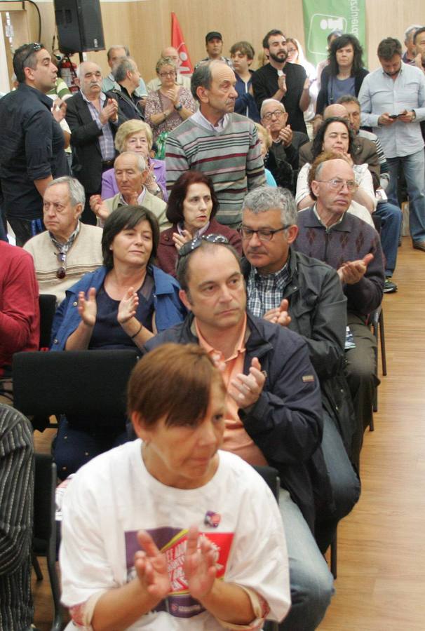 Willy Meyer participa en un acto de campaña de IU en Gijón