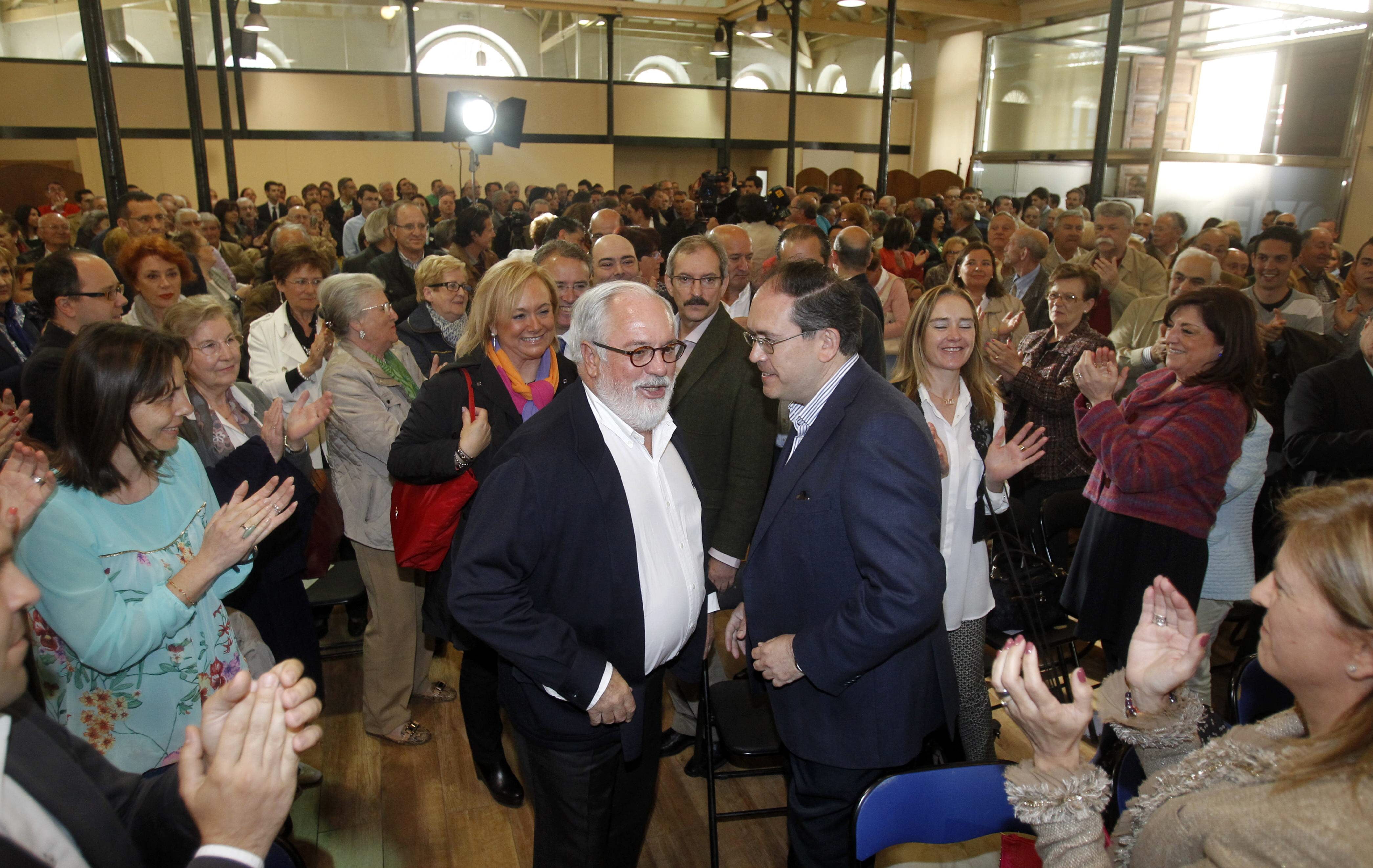 Mitin de Arias Cañete en Oviedo