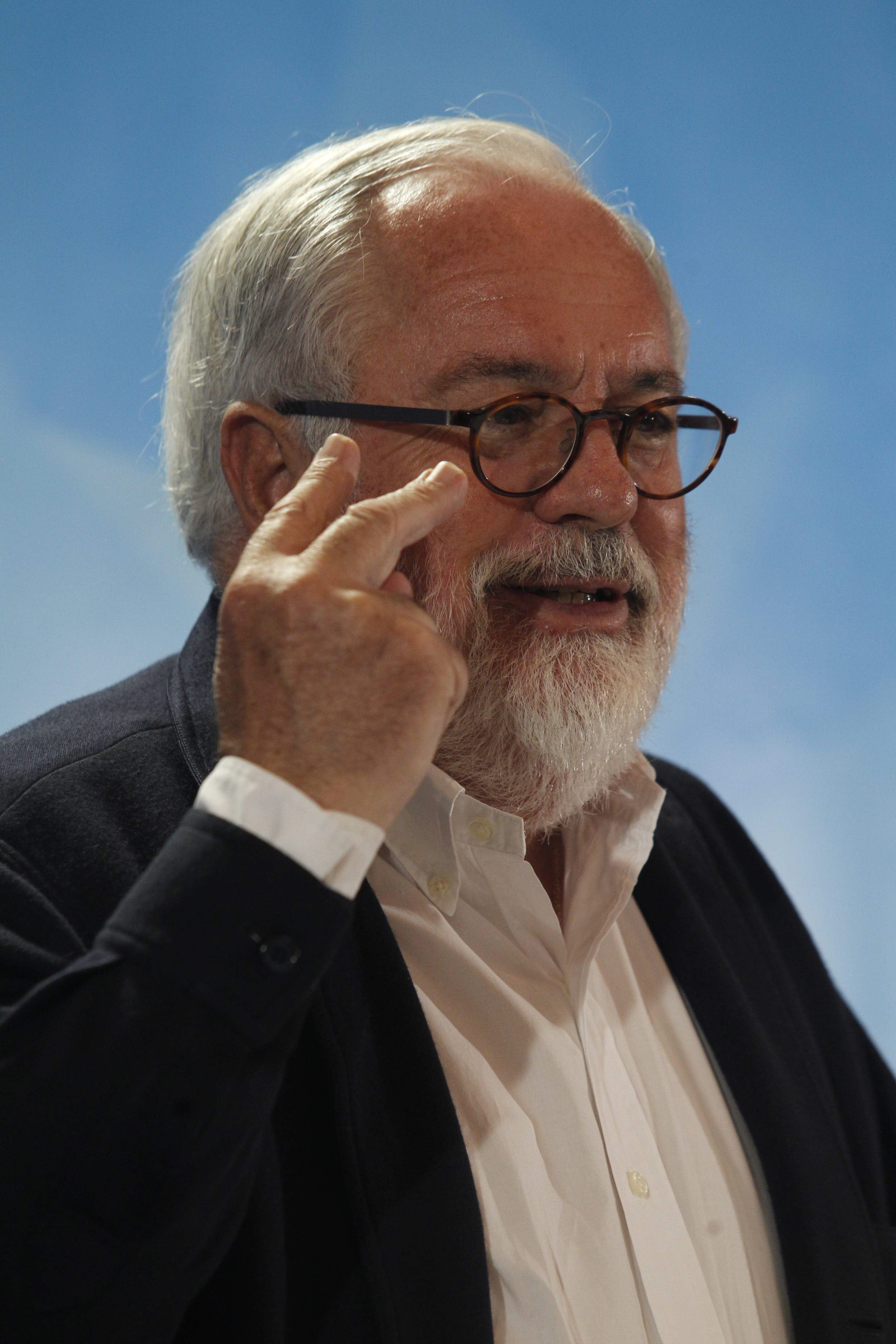 Mitin de Arias Cañete en Oviedo