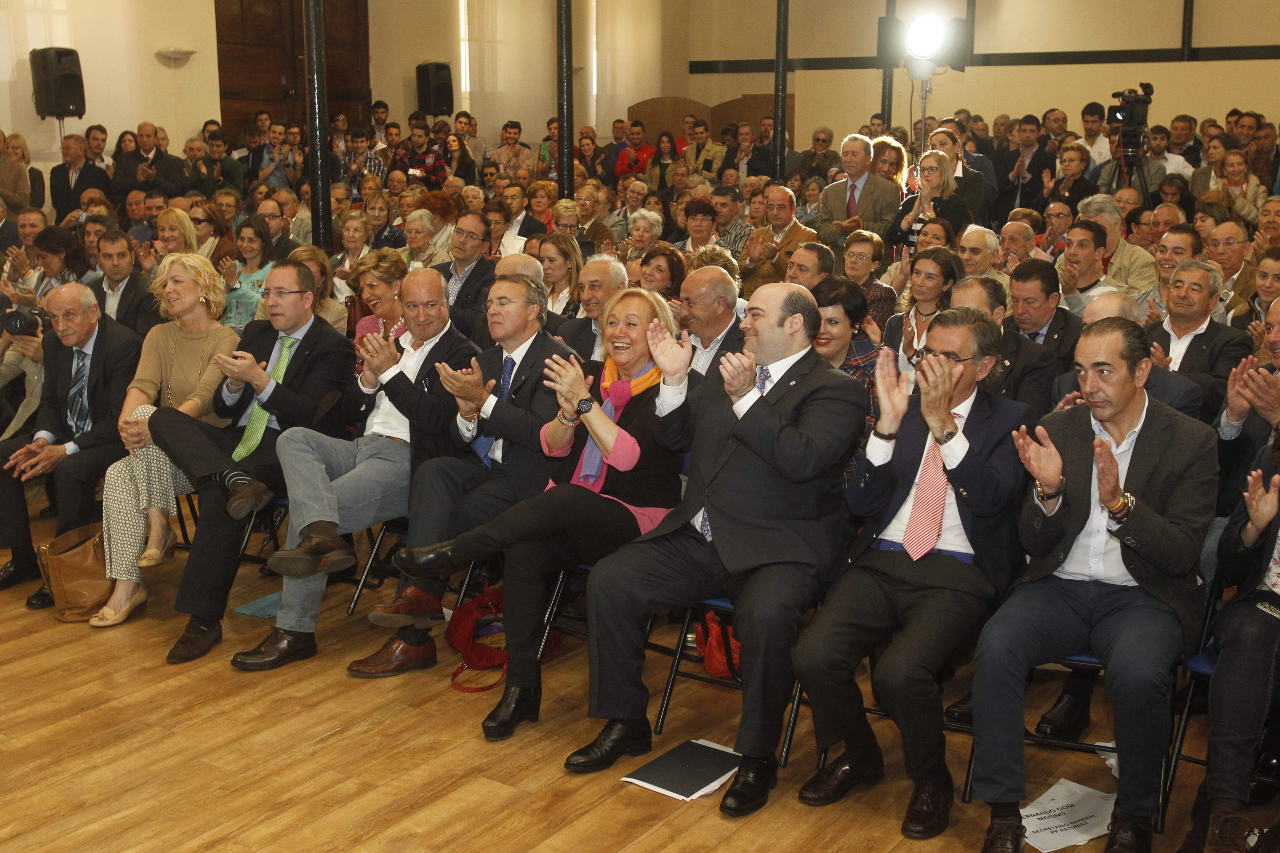 Mitin de Arias Cañete en Oviedo