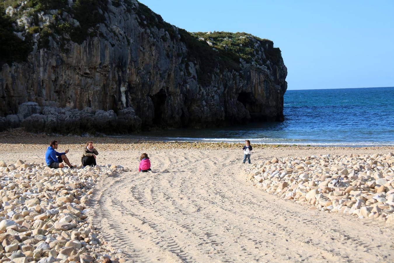 Playa de Cuevas en Llanes