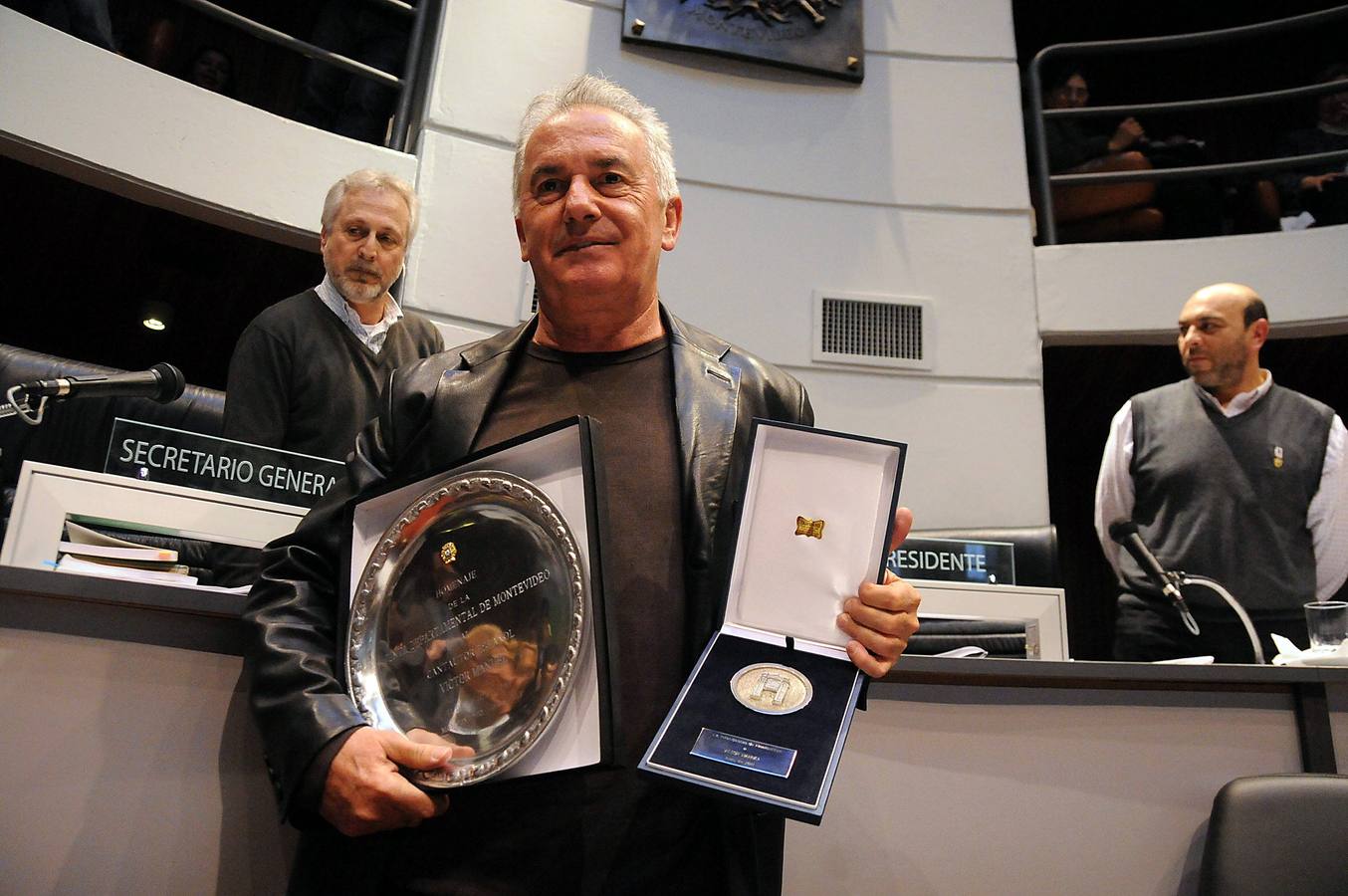 Víctor Manuel, su carrera en imágenes