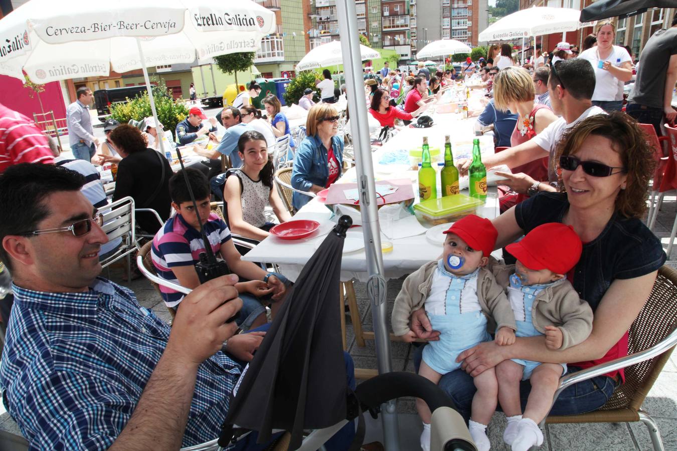 Comida en la calle de las fiestas de Villalegre