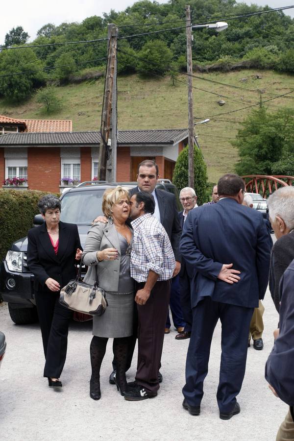 Funeral de Agustín González, en Vega del Ciego (Lena)