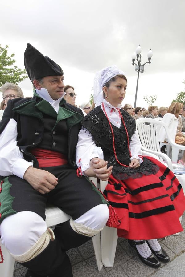 El Rito del Beso, en la Fiesta de El Puchero, en Villalegre