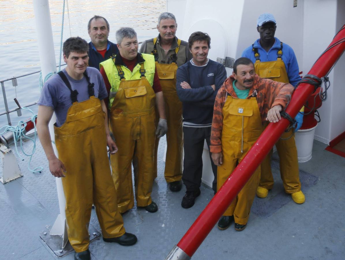 Las imágenes de los primeros bonitos de la rula de Gijón