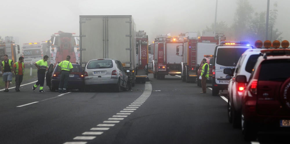 Dos gijoneses muertos en un accidente multiple en Cabezón de la Sal