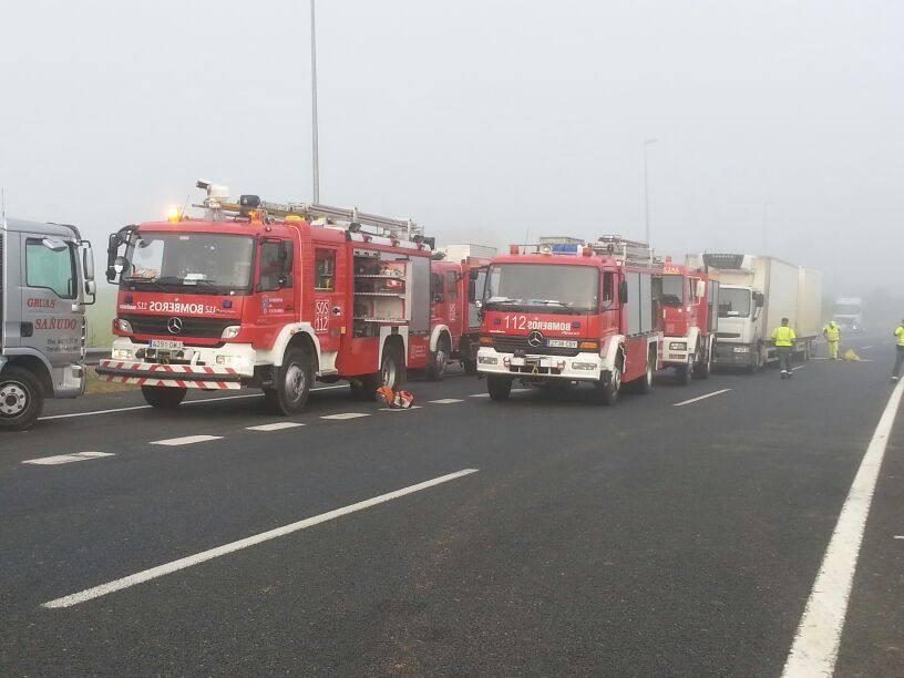 Dos gijoneses muertos en un accidente multiple en Cabezón de la Sal