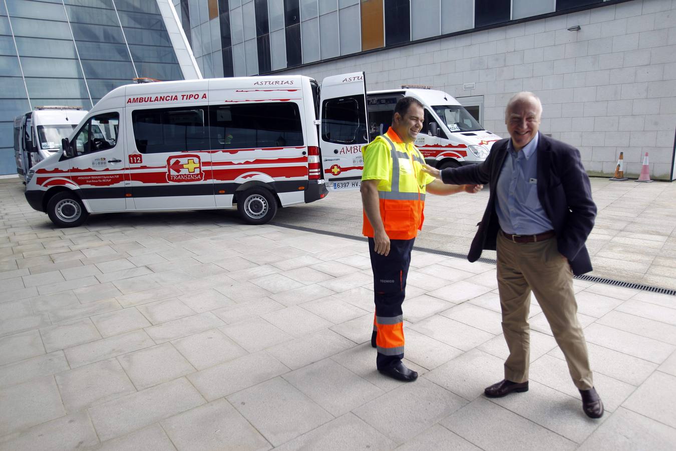 Las imágenes del traslado de los pacientes del viejo hospital al nuevo HUCA