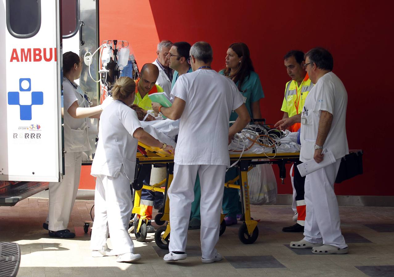 Las imágenes del traslado de los pacientes del viejo hospital al nuevo HUCA