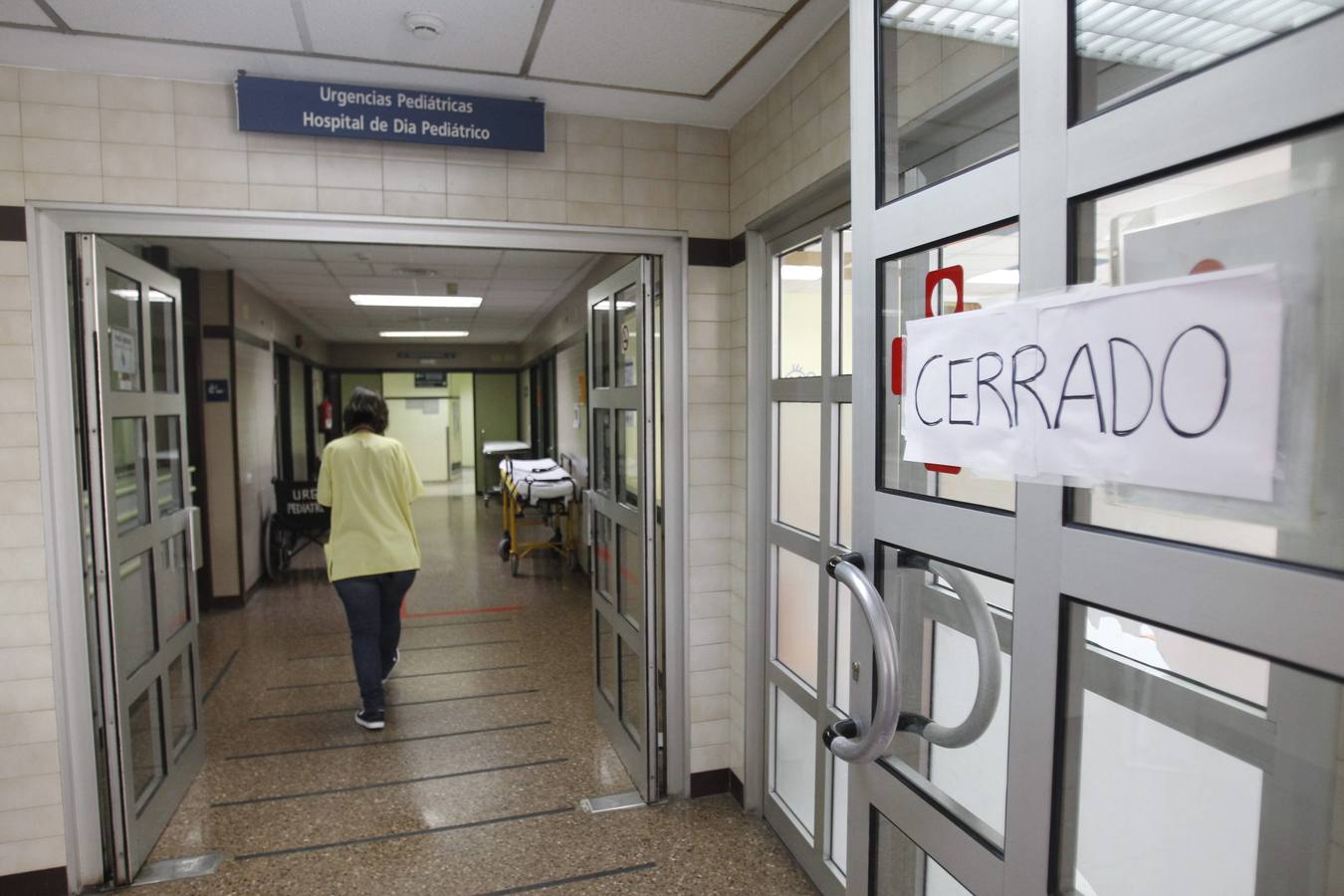 Las imágenes del traslado de los pacientes del viejo hospital al nuevo HUCA