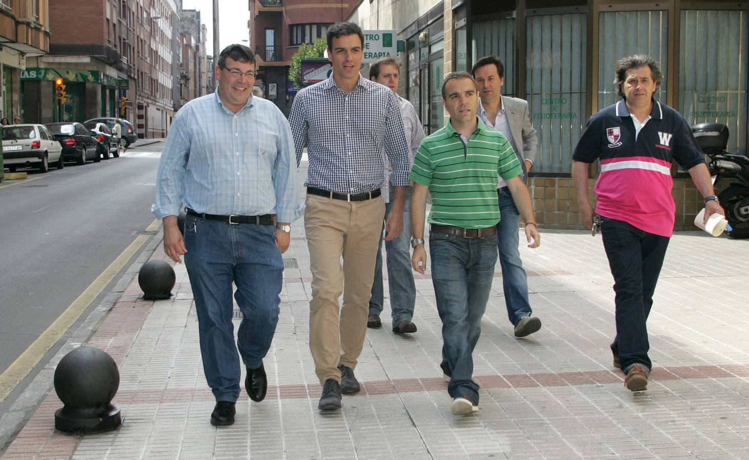 Pedro Sánchez recaba apoyos en Gijón