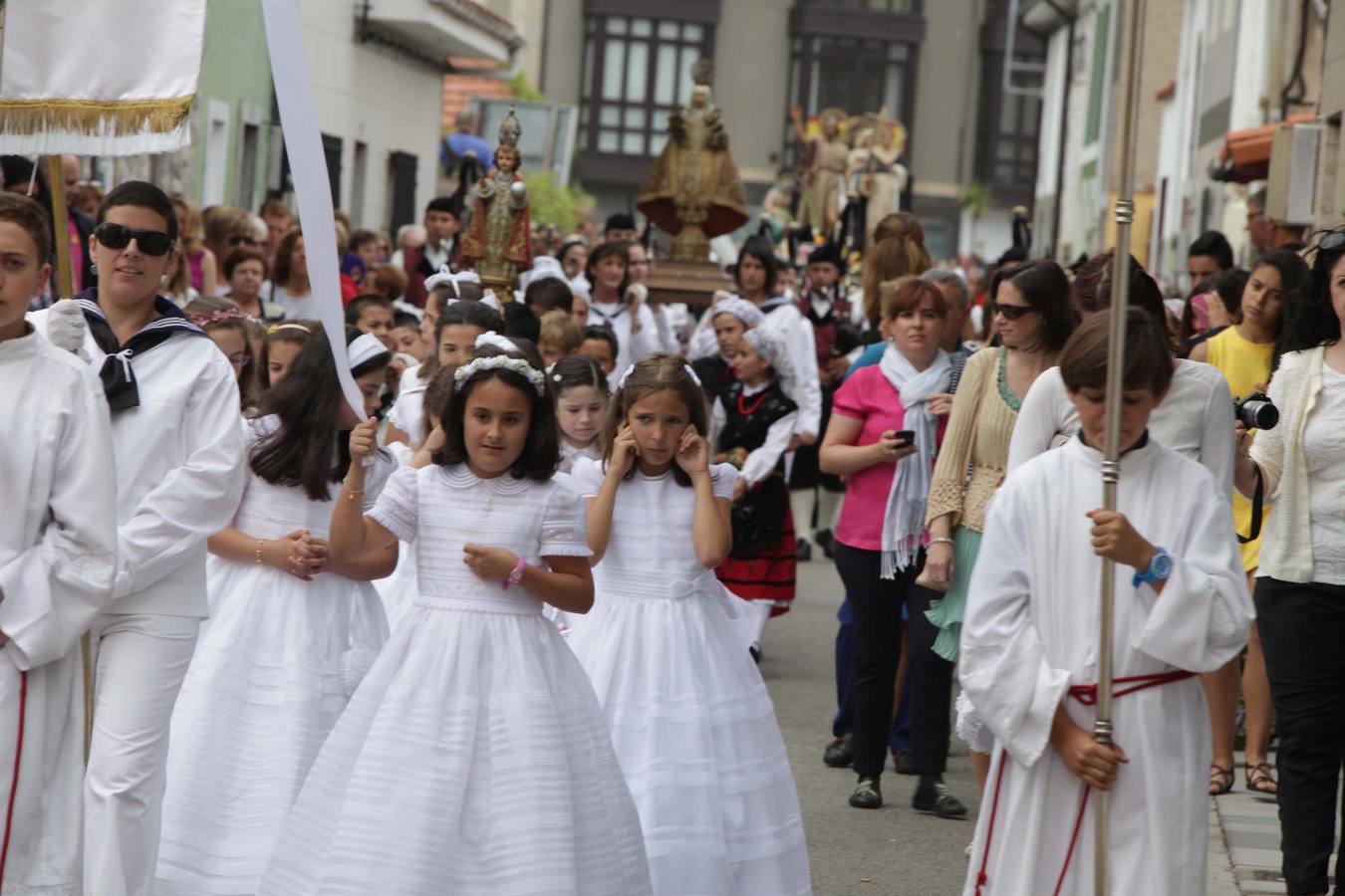 Procesión marinera en San Juan de la Arena